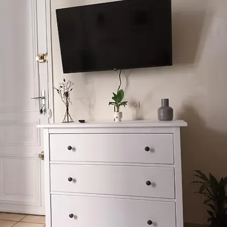 Apartment Gorgeous Place, Center ,close To Louvre Meusm And Eiffel Tour Paris